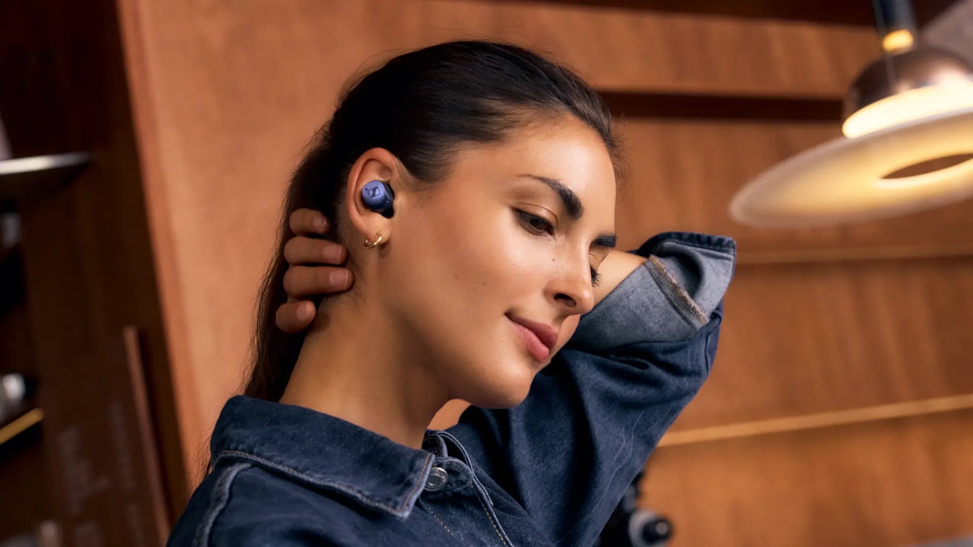 丹寧 MOMENTUM 真無線 4 桌面版